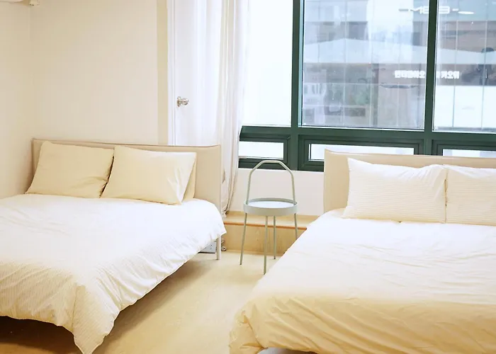 Mint Chacha - 1 Min Walk To Hongdae Station - Free Luggage Storage Apartment