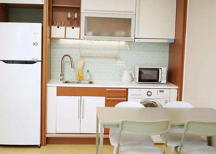 Mint Chacha - 1 Min Walk To Hongdae Station - Free Luggage Storage Apartment