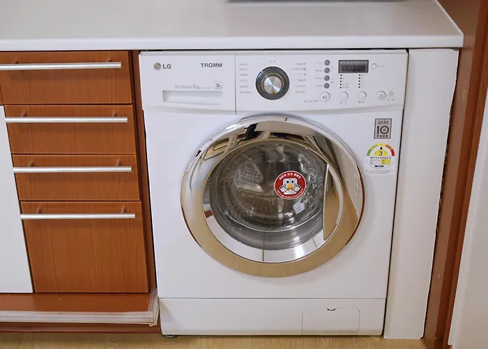Mint Chacha - 1 Min Walk To Hongdae Station - Free Luggage Storage Seoul