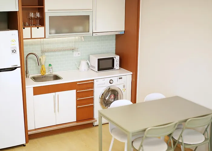 Apartment Mint Chacha - 1 Min Walk To Hongdae Station - Free Luggage Storage Seoul