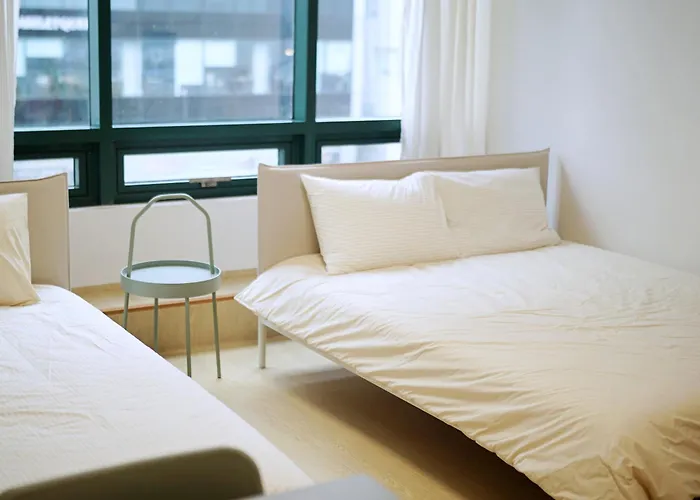 Mint Chacha - 1 Min Walk To Hongdae Station - Free Luggage Storage